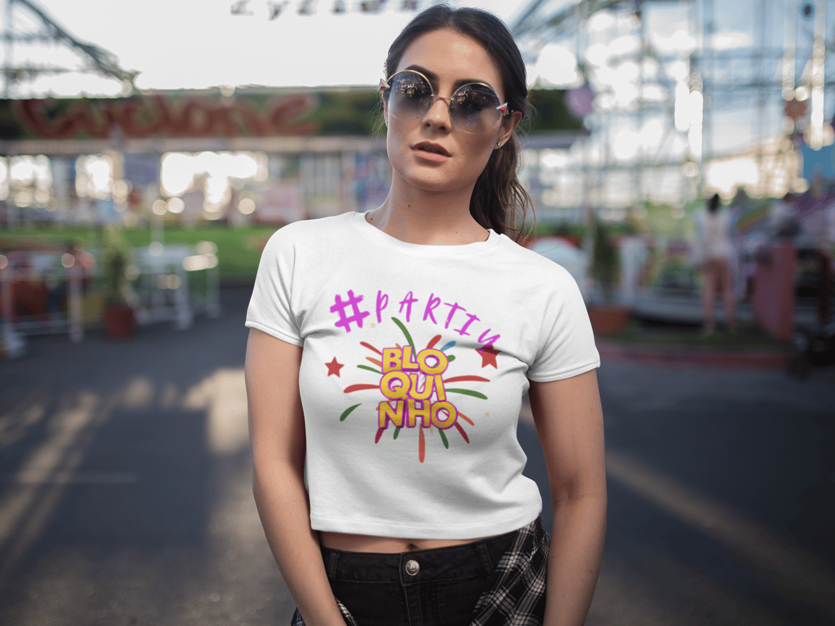 Nome do produto: Camiseta Feminina Baby Look - Bloquinho