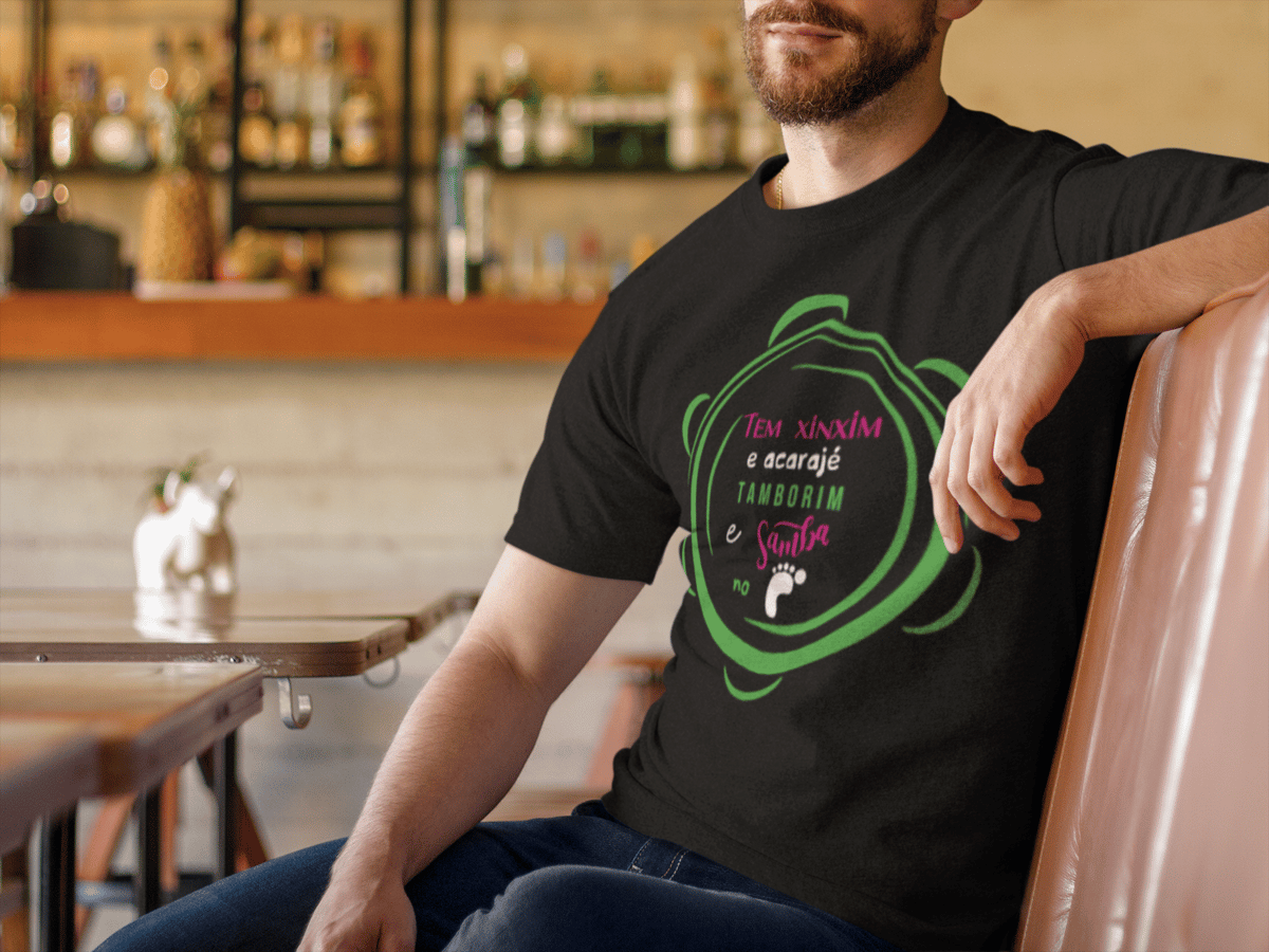 Nome do produto: Camiseta Masculina - Samba no pé