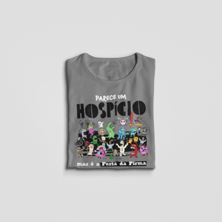 Nome do produto Camiseta Baby Look - Parece um Hospício Mas é a Festa da Firma