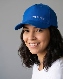 Nome do produto Boné Comfort - Dog Mom (Letra branca)