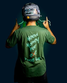 Nome do produtoCamiseta Need Money for Race Car
