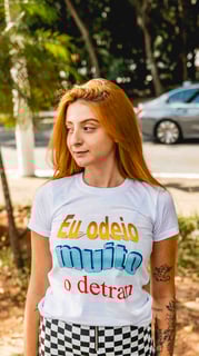Nome do produtoCamiseta Gearhead feminina - Eu odeio muito o Detran