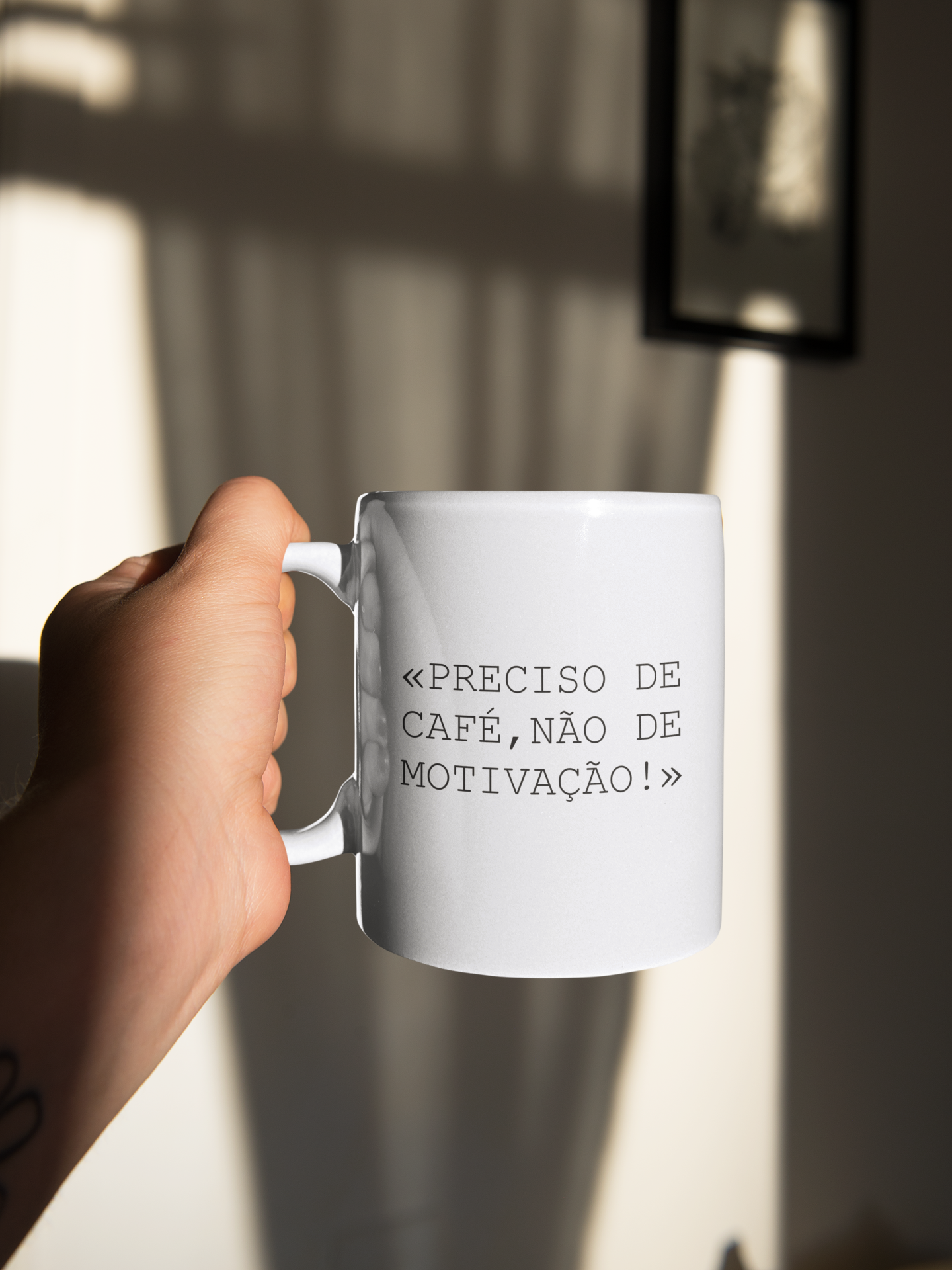 Caneca - Preciso de Café, Não de motivação!