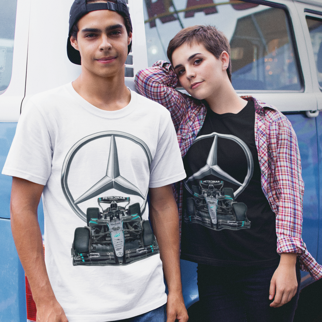 Nome do produto: Camiseta Mercedes Logo e Carro