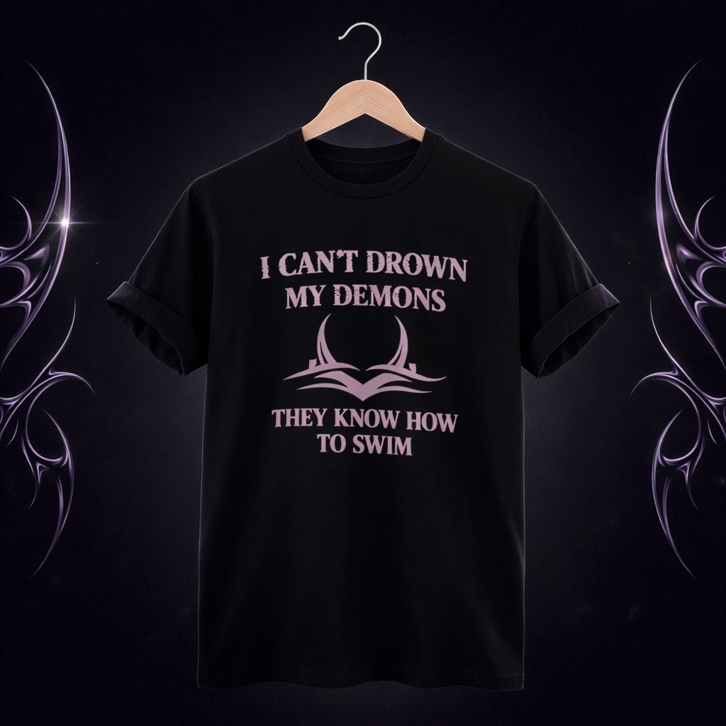 Nome do produto: [BÁSICA] CAMISETA I CAN’T DROWN MY DEMONS