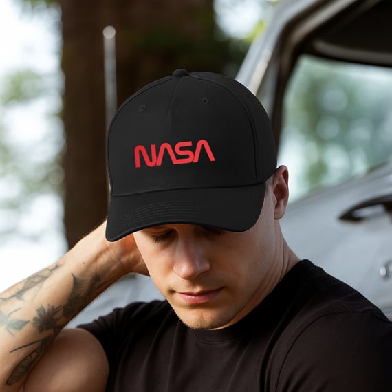 Boné NASA Logo Horizontal Vermelho Com Tela