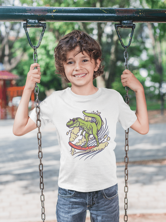Camiseta Dinosaur Surfing (2 a 14 anos)