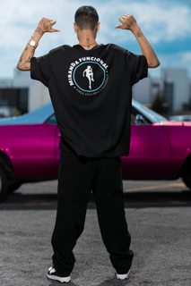 Nome do produto [Oversized] Camiseta Miranda Funcional (Estampa: Frente e Costas - Cores Preto, Verde Musgo, Marrom e Vinho)