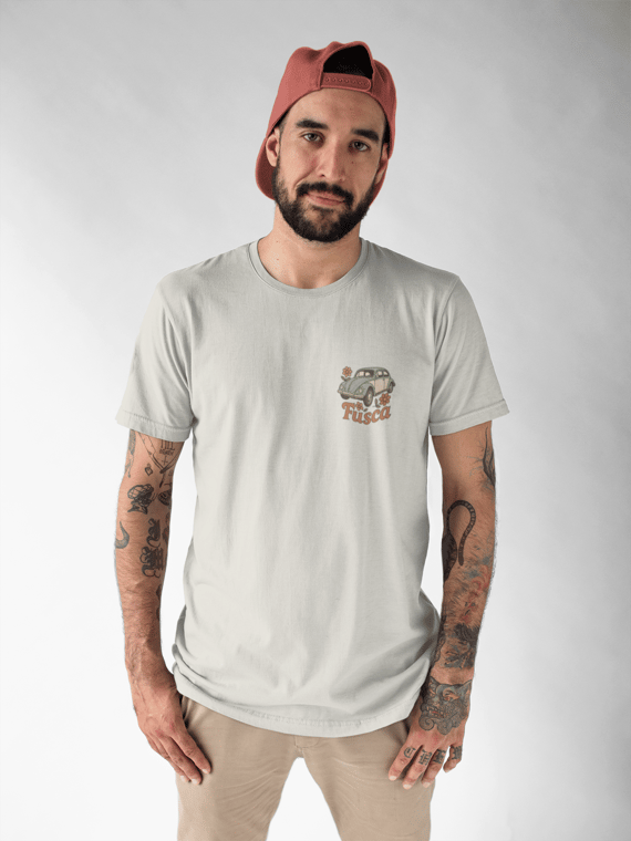 Camiseta Fusca Clássico Boxer | Vista Três-Quartos com Flores