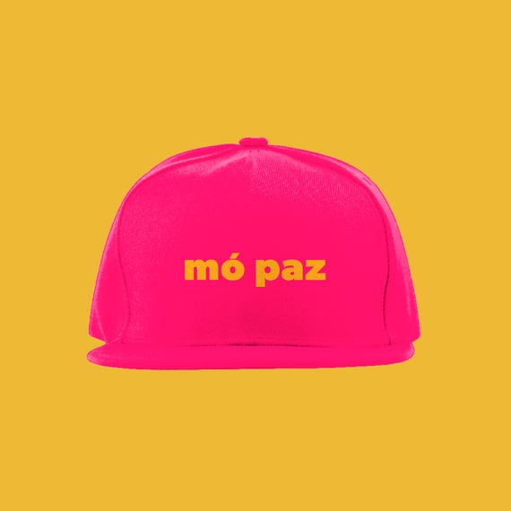 Boné Mó Paz (texto amarelo)