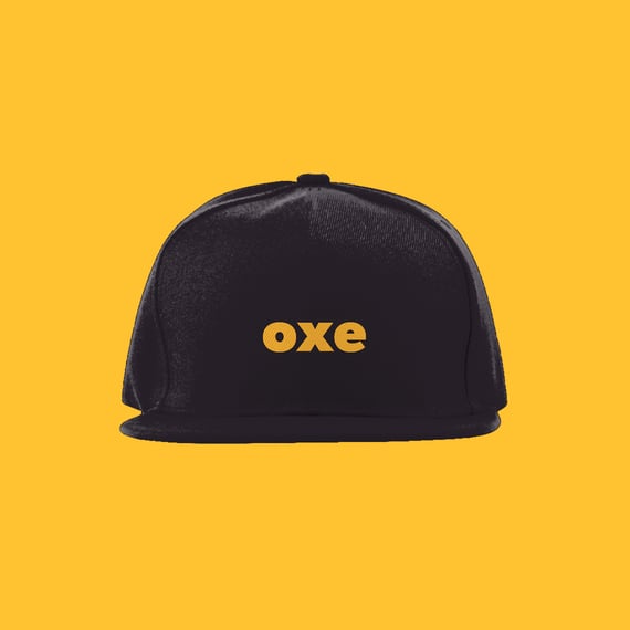 Boné Oxe (texto amarelo)