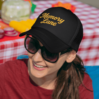 Nome do produto Boné Trucker Memory Lane – Edição Retrô Mostarda