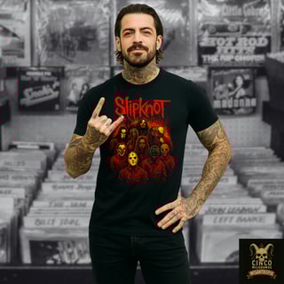 Nome do produto Slipknot: Camiseta Culto ao Caos – A Irmandade Mascarada em Chamas