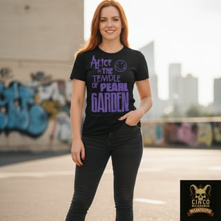 Nome do produto Alice in the Temple of Pearl Garden – Camiseta Feminina Grung