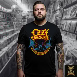 Nome do produto Ozzy Osbourne Plus Size: Camiseta do Morcego Demoníaco – Grito do Metal em Sangue e Som