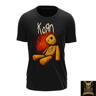 Korn: Camiseta Boneco Quebrado – A Dor Costurada em Cada Grito