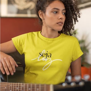 Nome do produto Camiseta Feminina Baby Long Quality – Seja Luz