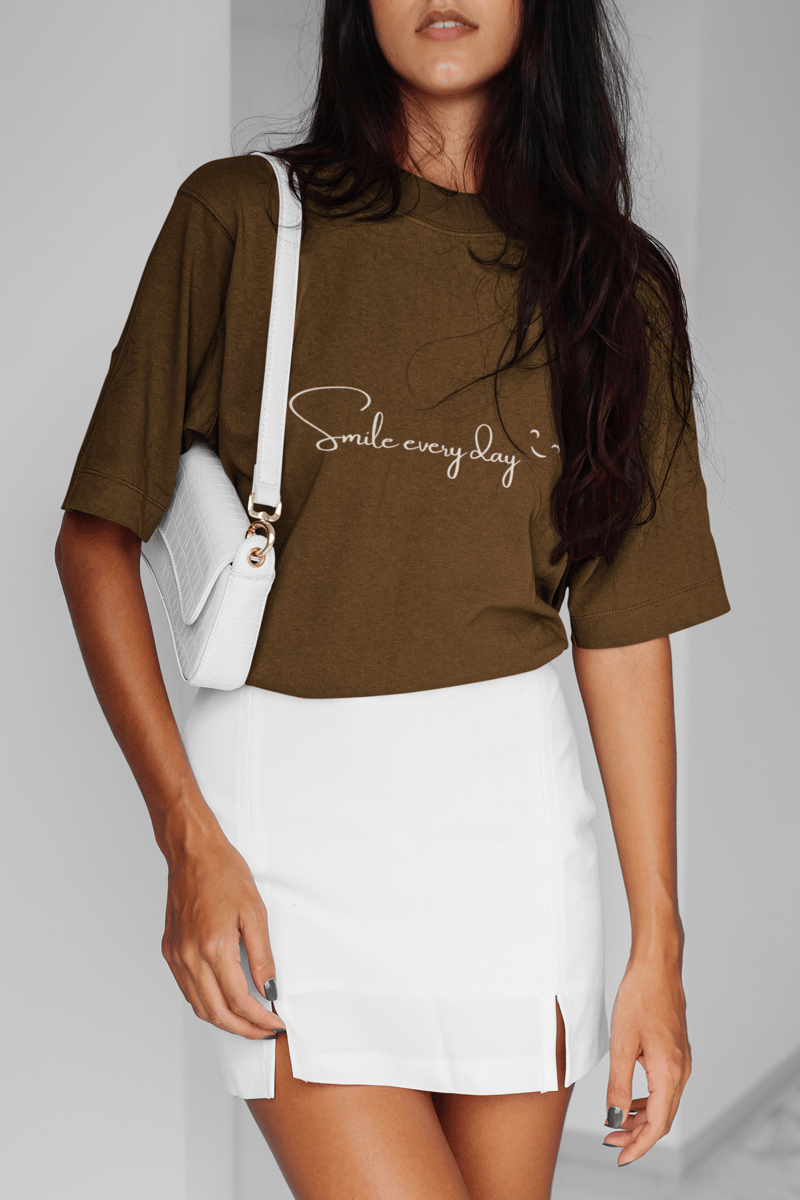 Nome do produto: Camiseta Oversized Smile (Escuras)