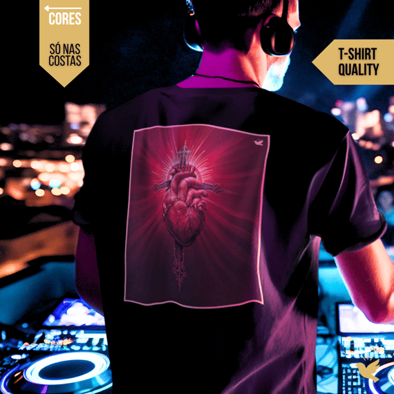 Sagrado Coração e Cruz - T-Shirt Quality (costas)