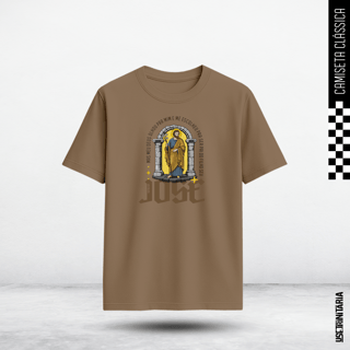 Nome do produtoCamiseta Clássica – São José, Guardião em Silêncio