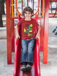 Nome do produto Camiseta Quality Infantil Estampa Tênis Geométrico – Conforto e Estilo (10 a 14 anos)