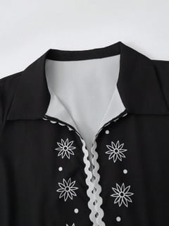 Nome do produto Novo Conjunto de Moda Casual Elegante de Primavera/Verão para Férias e Praia, Top de Manga Curta com Babados e Estampa Floral, Regata Cropped e Shorts de Perna Reta em 2 Peças para Mulheres