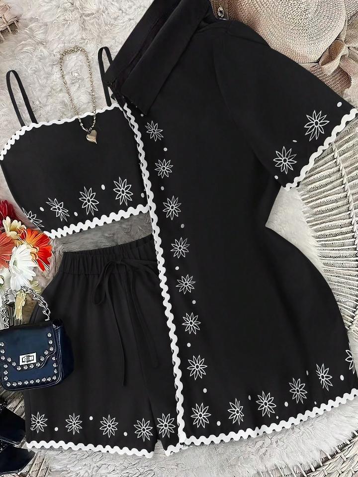 Nome do produto: Novo Conjunto de Moda Casual Elegante de Primavera/Verão para Férias e Praia, Top de Manga Curta com Babados e Estampa Floral, Regata Cropped e Shorts de Perna Reta em 2 Peças para Mulheres