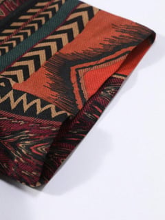 Nome do produto OTTIMOZO Camisa de Manga Curta Estampa Vintage Patchwork Homem (Corte Assimétrico)