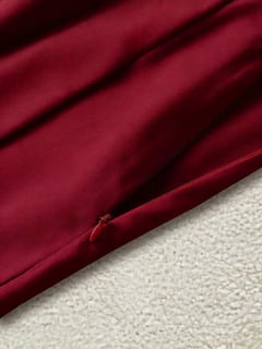 Nome do produto GlowEve Conjunto de 2 peças elegante para mulheres, composto por Camisa Listrada e Saia Plissada Assimétrica