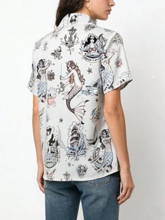 Nome do produto Top Branca Estilo Retrô Sereia para Mulheres, Top de Manga Curta com Botões Estilo Tatuagem, Parte Superior Casual de Verão Folgada
