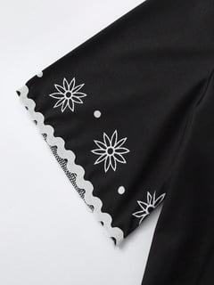 Nome do produto Novo Conjunto de Moda Casual Elegante de Primavera/Verão para Férias e Praia, Top de Manga Curta com Babados e Estampa Floral, Regata Cropped e Shorts de Perna Reta em 2 Peças para Mulheres