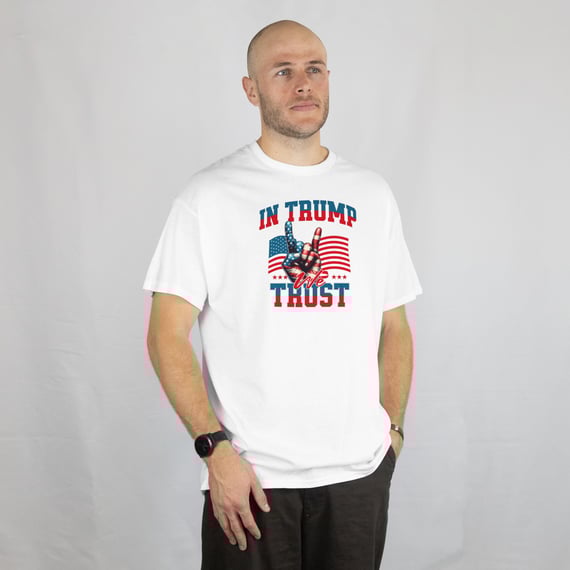 Camiseta In Trump We Trust