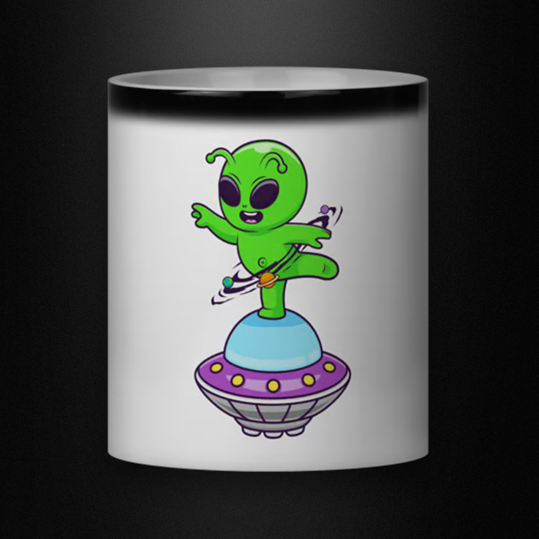 Nome do produto: Caneca Mágica - Alien na Nave