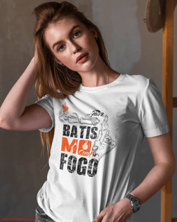 T-Shirt Feminina - Batismo com fogo