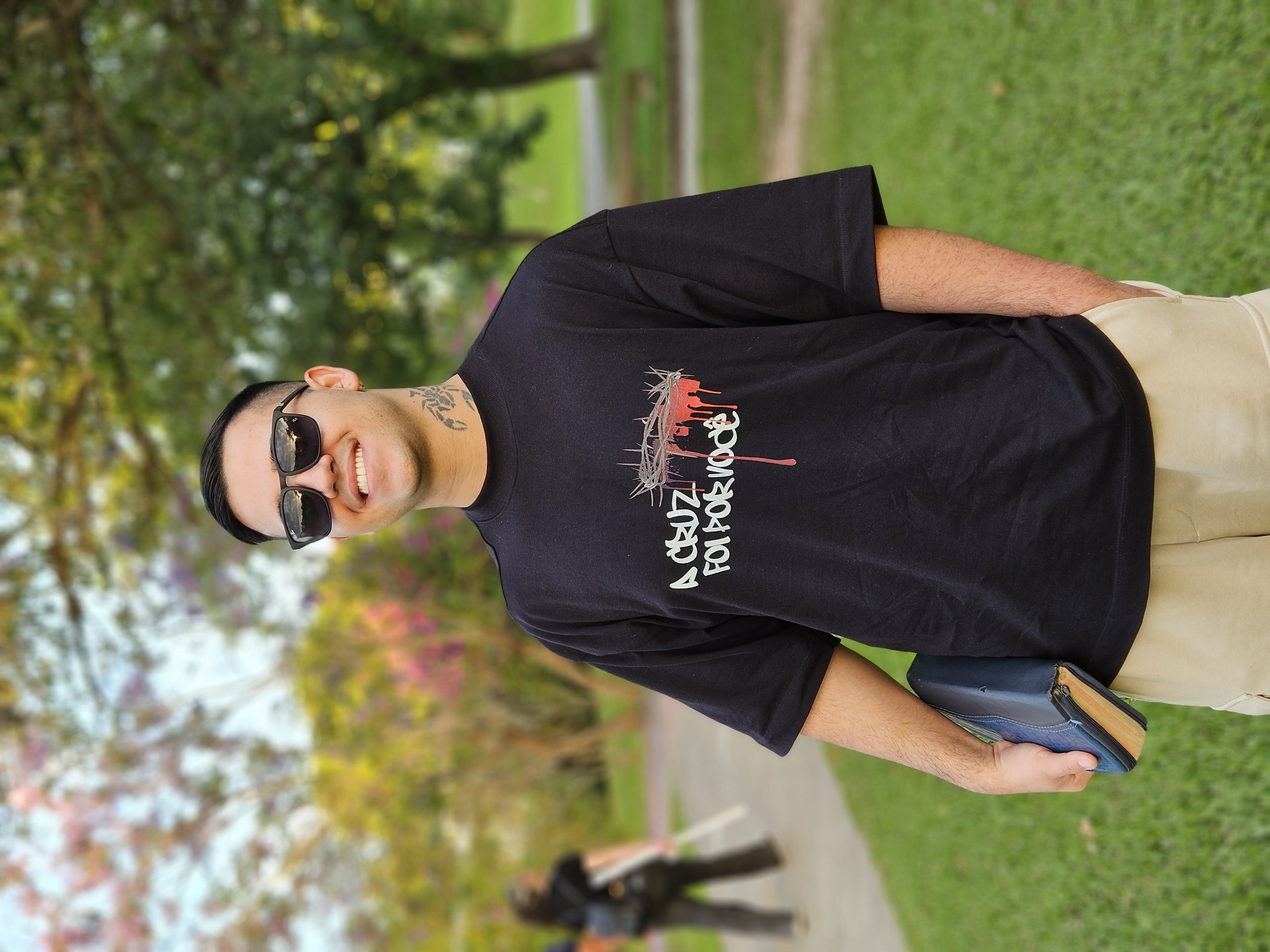 Camiseta Oversized-A cruz foi por você 