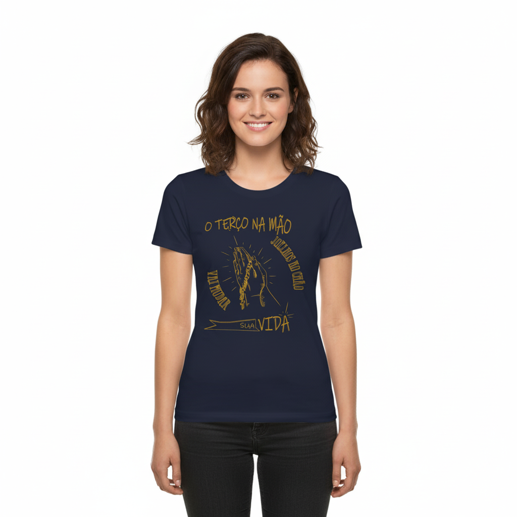 Nome do produto: Camiseta “Terço na Mão, Joelhos no Chão” – Fé que Transforma Vidas