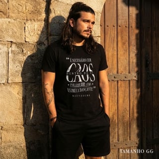 Nietzsche Caos T-shirt Clássica