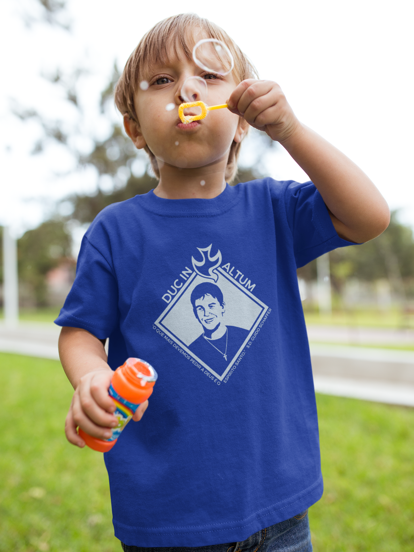 Camiseta infantil 2 a 8 anos Guido DUC IN ALTUM